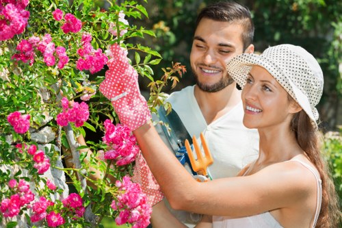 Safe Gardeners Castelnau payments with trusted methods